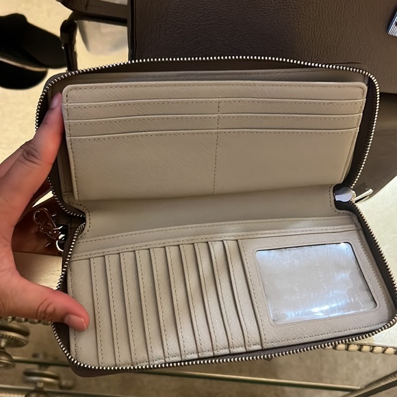 Michael kors taupe accordion medium bag with silver hardware. - Picture 3 of 12